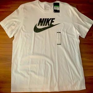 Nike Tee white